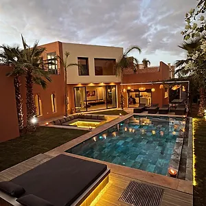 Mattia Piscine Chauffee Sans Vis A Vis Villa